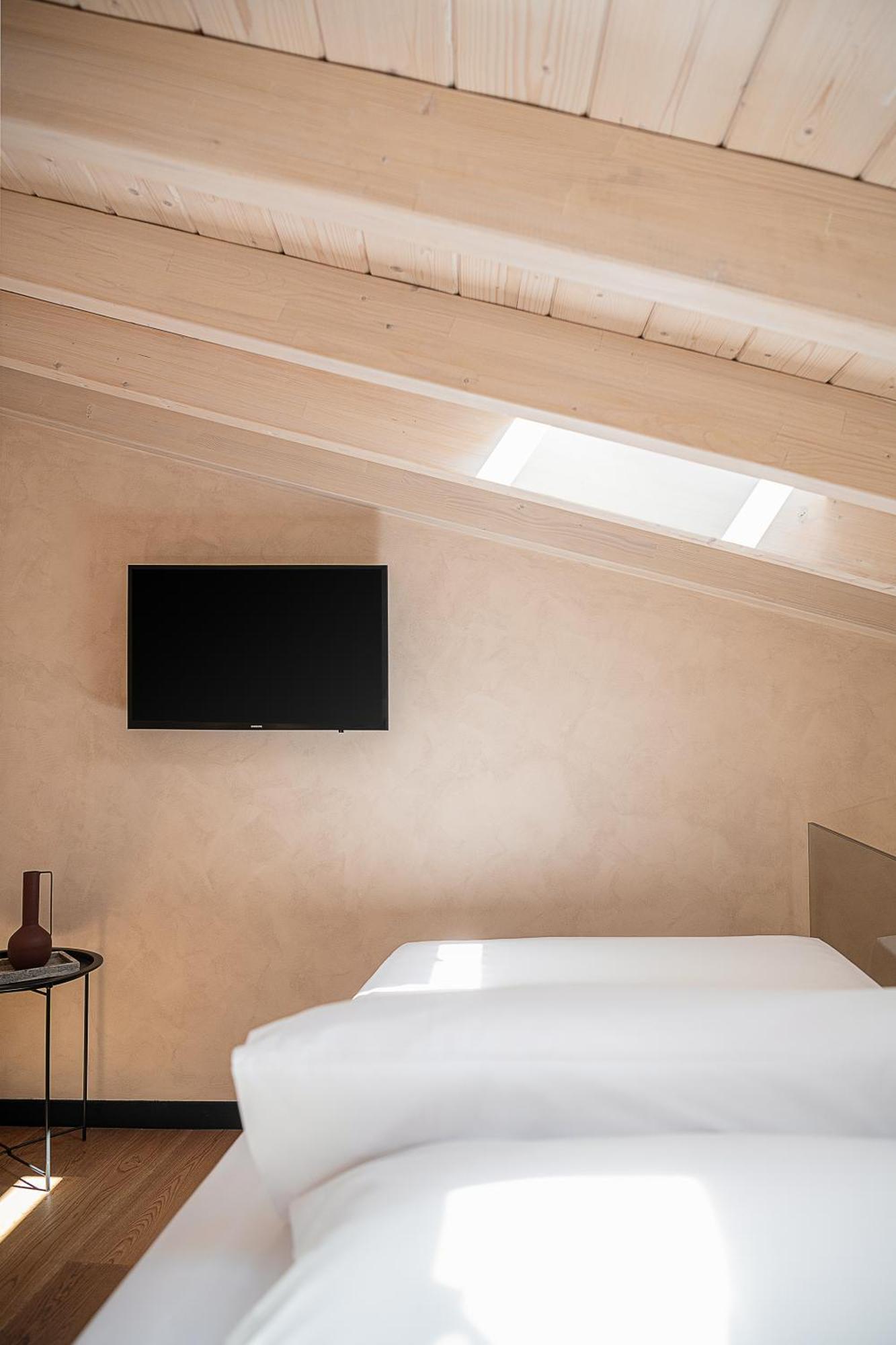 Monk 27 - Next To Old Venetian Harbor * La Canea