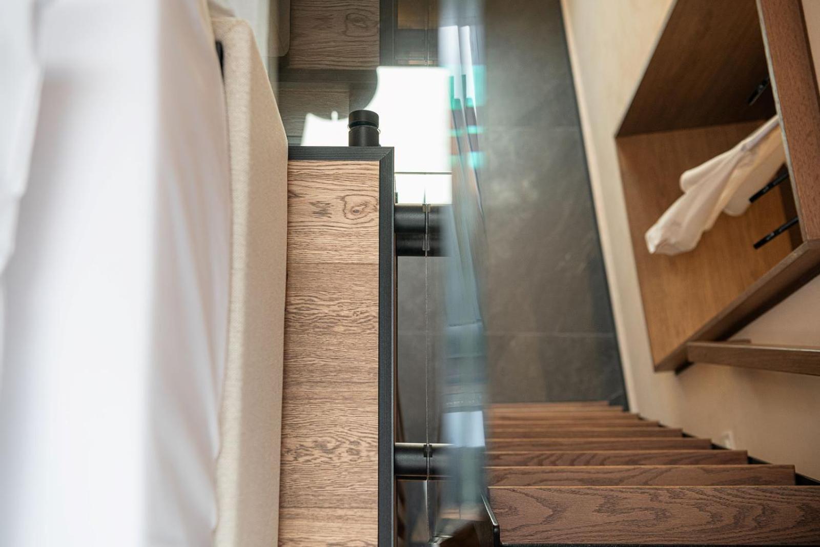 Monk 27 - Next To Old Venetian Harbor * La Canea